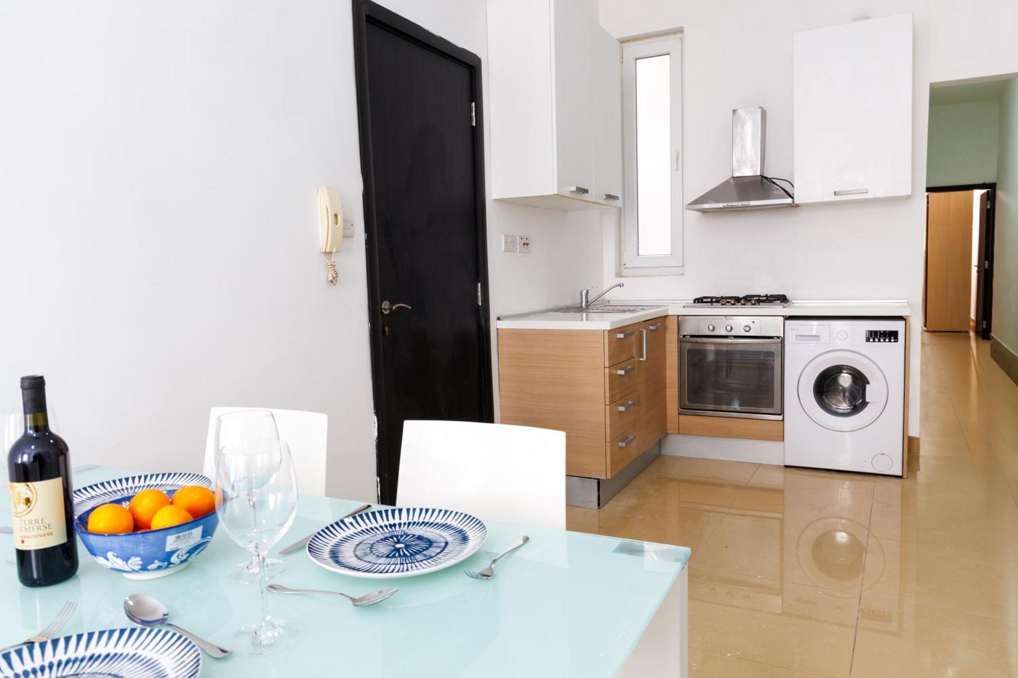 Stylish St.Julians 2 Bedroom Apartment For Rent In The City Centre With Terrace San Ġiljan Exterior foto